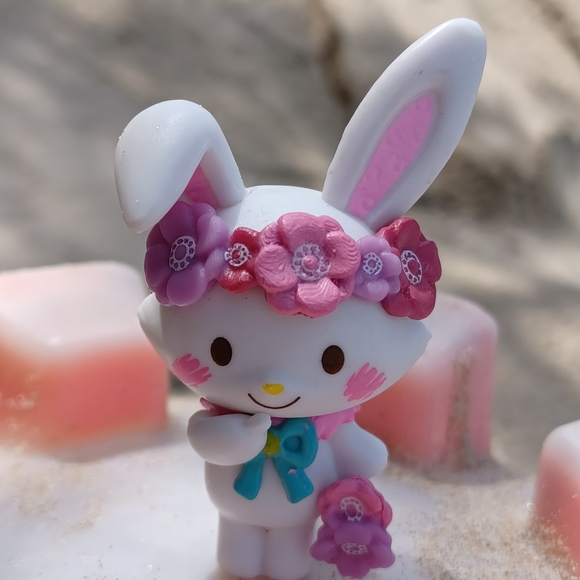 COPY - Floral Hello Kitty and her Bunny 🐰 Friend figures - Picture 3 of 12